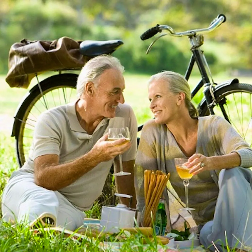 Little Something' Dating (*65-80) @ The Long Bar & Grill at The Long Bar And Grill, Harbour Hotel,