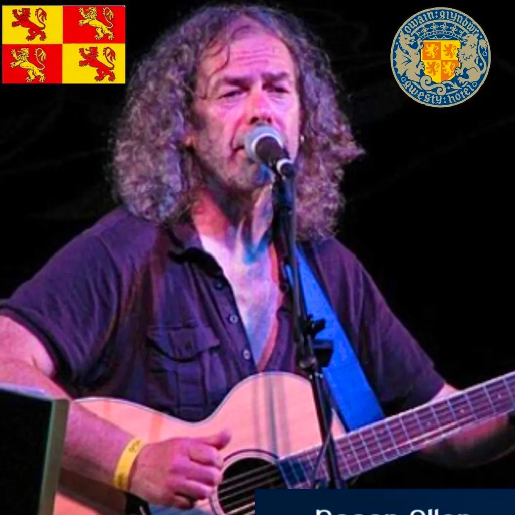 Steve Eaves a'r Band at Owain Glyndwr Hotel, Corwen, LL21 0DL