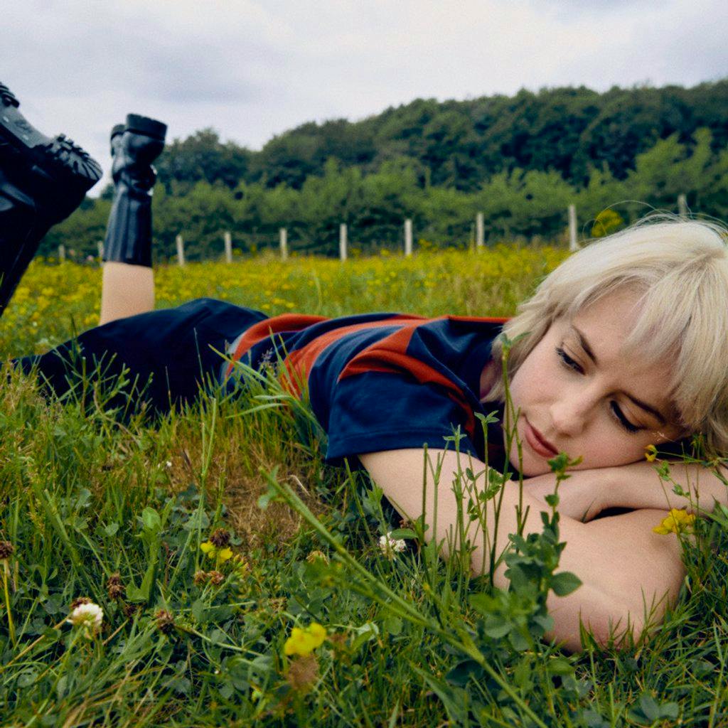 Avalon Emerson & the Charm at YES Pink Room