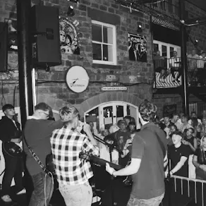 THE SERENADES live at The Garrison, Barnsley